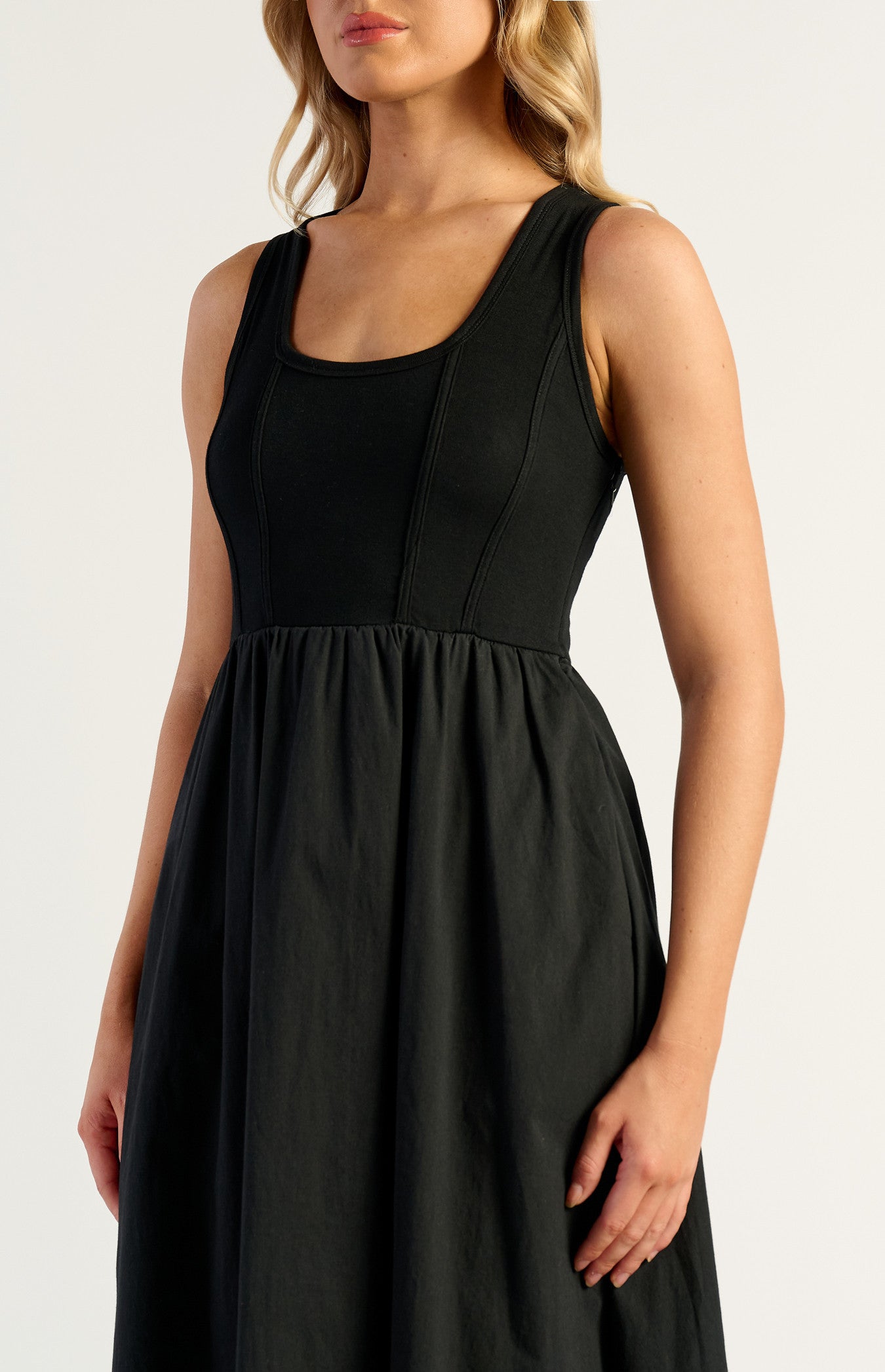 Monique Contrast Dress Black